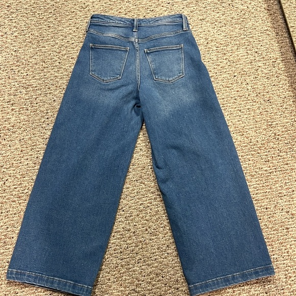 Universal Thread highest rise wide leg crop - Picture 2 of 2